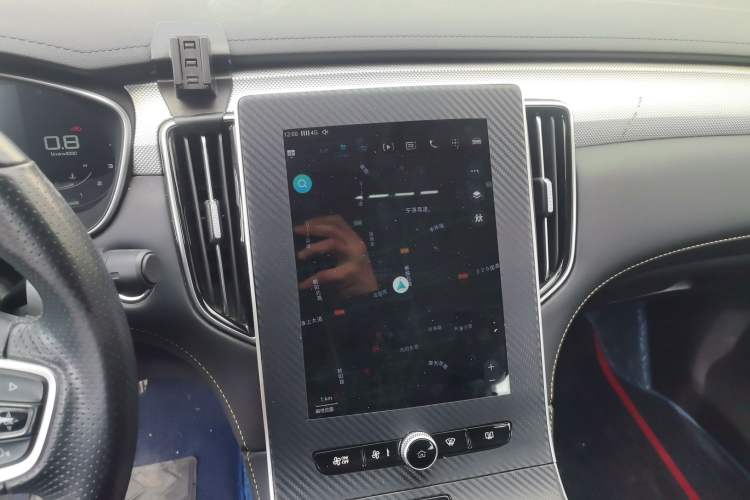 Used Roewe i6 MAX 2020 300TGI Automatic Sporty Cool Edition Audio And AC Panel