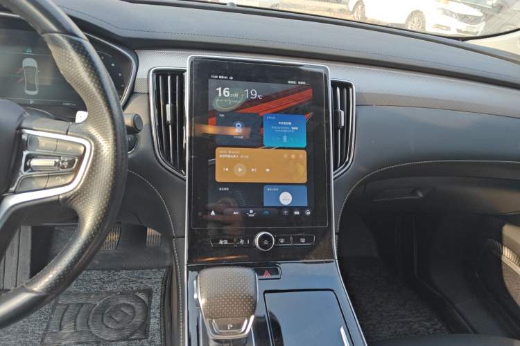 Used Roewe i6 MAX 2020 300TGI Automatic "Swell Cool Smart Drive" Edition Audio And AC Panel