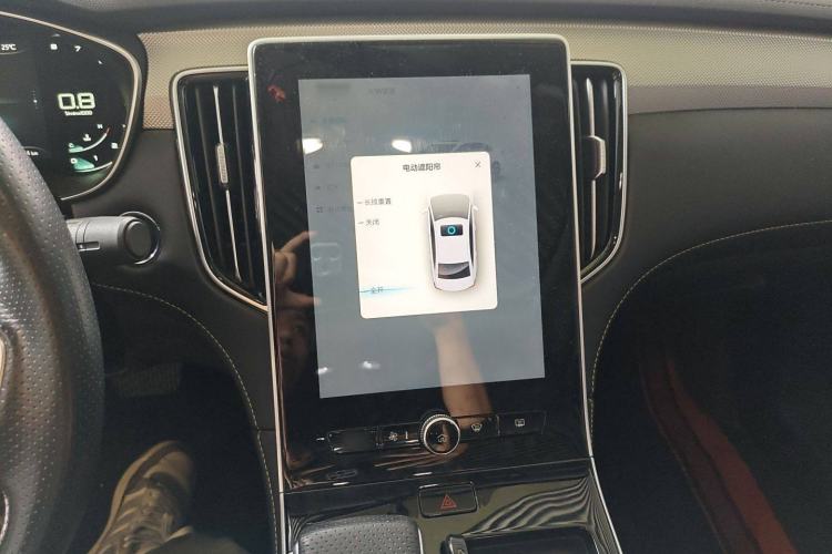 Used Roewe i6 MAX 2020 300TGI Automatic Cool & Stylish Skyroof Edition Audio And AC Panel