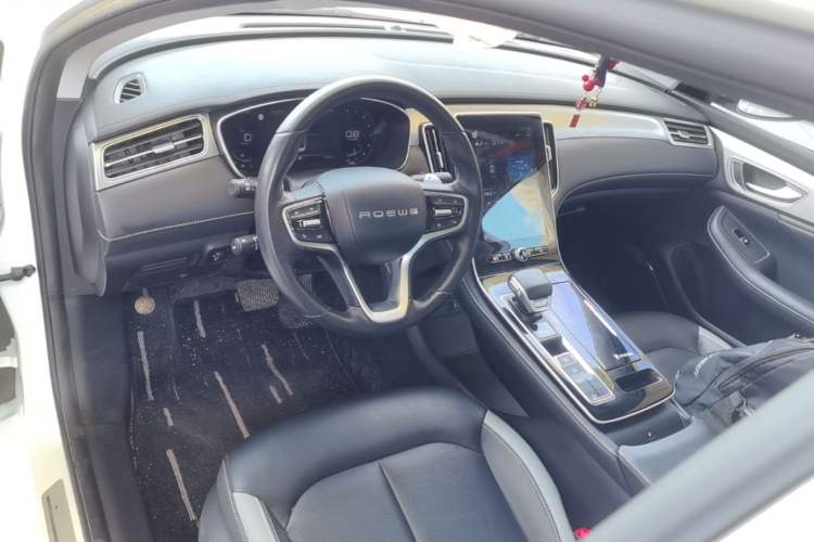 Used Roewe i6 MAX 2020 300TGI Automatic Cool & Stylish Skyroof Edition Center Console
