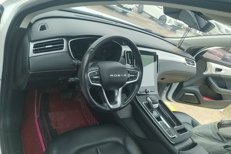 Used Roewe i6 MAX 2020 300TGI Automatic "Swell Cool Smart Drive" Edition Center Console