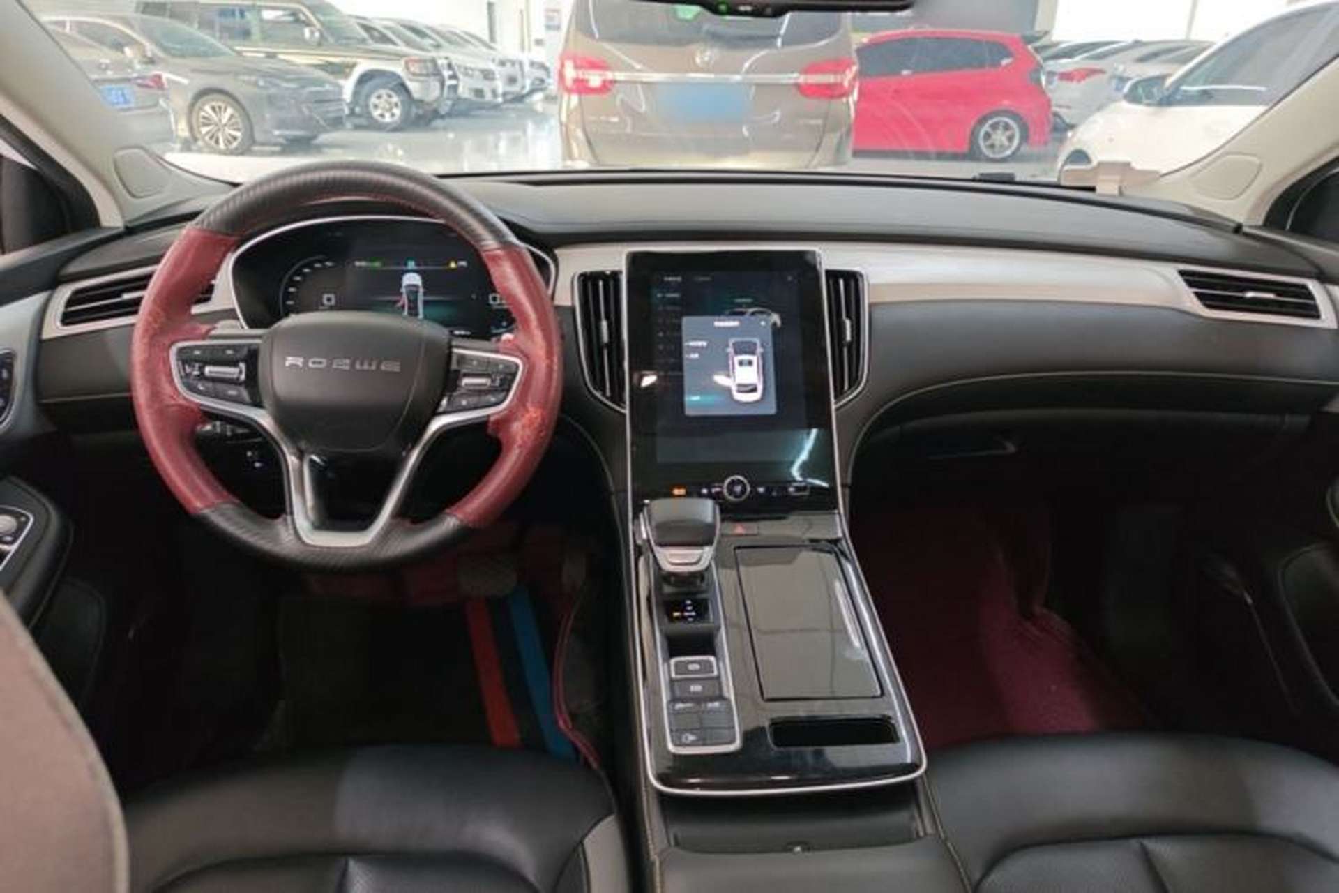 Used Roewe i6 MAX 2020 300TGI Automatic Supreme Edition with Cool Sunroof and Advanced Driving Features Center Console