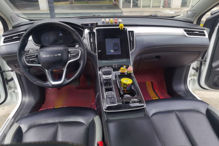Used Roewe i6 MAX 2020 300TGI Automatic Supreme Edition with Cool Sunroof and Advanced Driving Features Center Console
