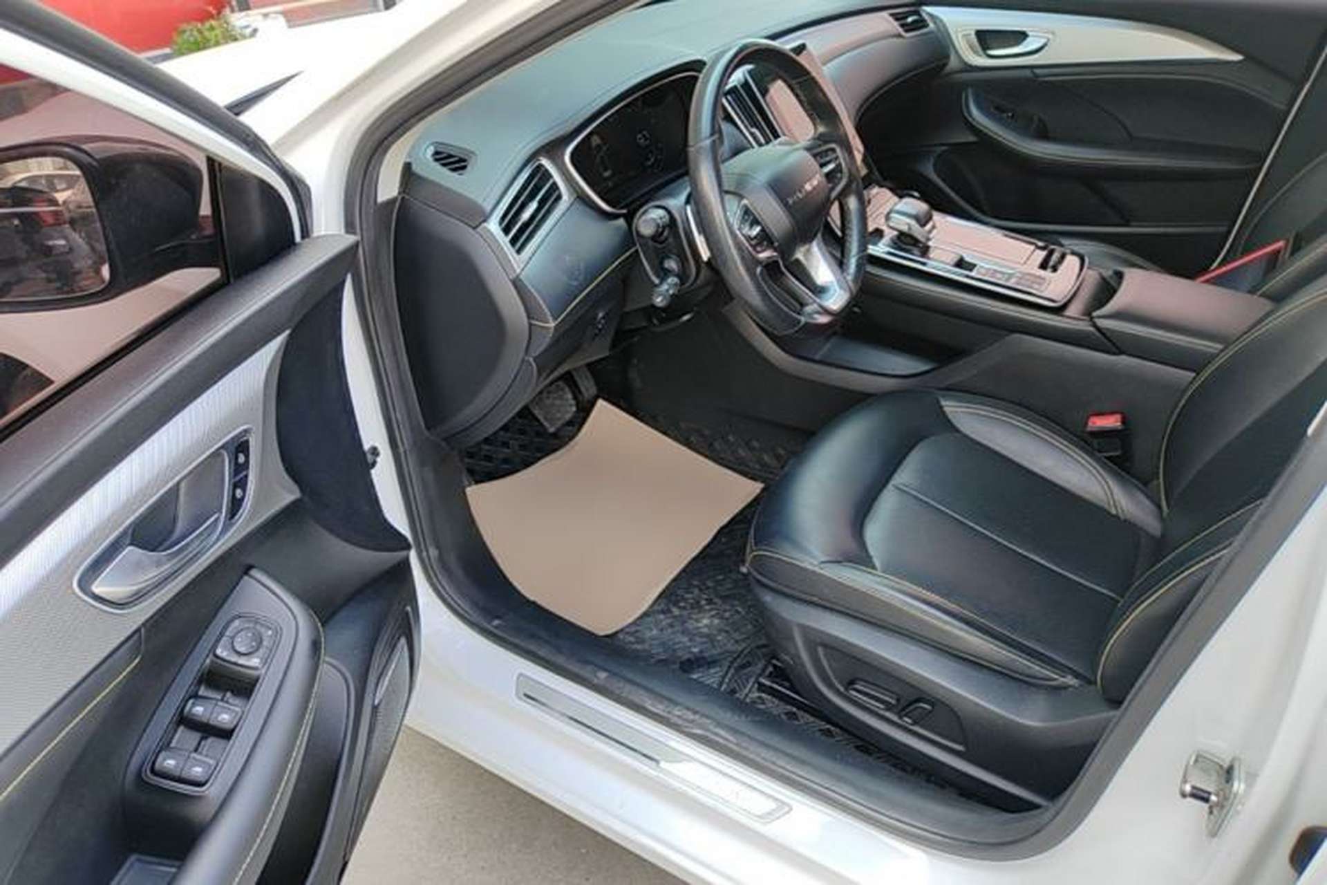 Used Roewe i6 MAX 2020 300TGI Automatic "Swell Cool Smart Drive" Edition Driver Seat