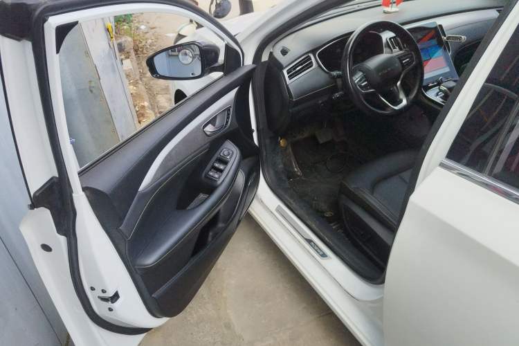 Used Roewe i6 MAX 2020 300TGI Automatic "Swell Cool Smart Drive" Edition Driver Seat