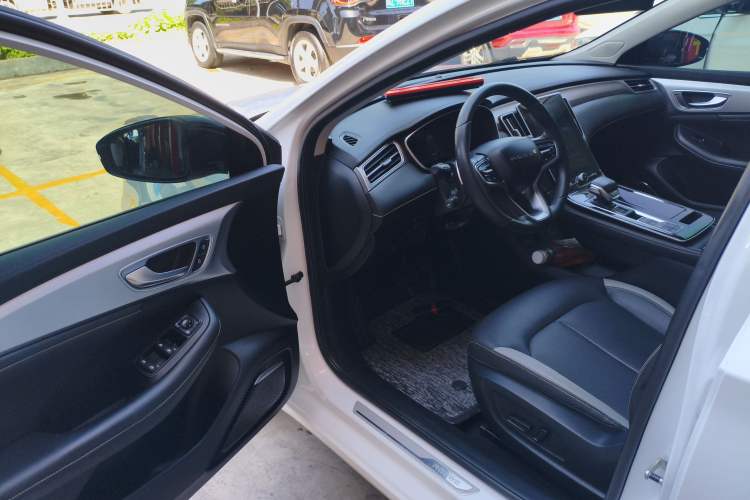 Used Roewe i6 MAX 2020 300TGI Automatic Cool & Stylish Skyroof Edition Driver Seat