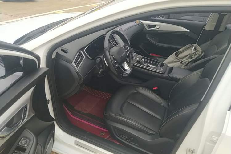 Used Roewe i6 MAX 2020 300TGI Automatic "Swell Cool Smart Drive" Edition Driver Seat