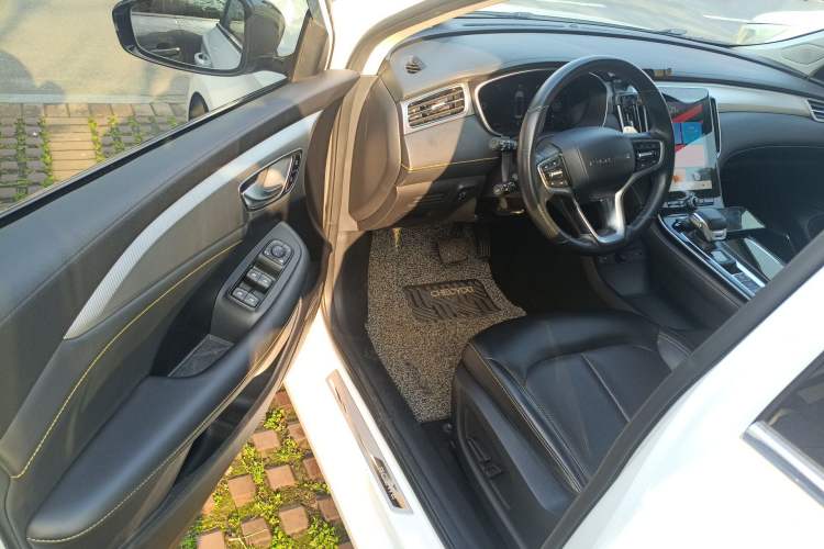 Used Roewe i6 MAX 2020 300TGI Automatic "Swell Cool Smart Drive" Edition Driver Seat