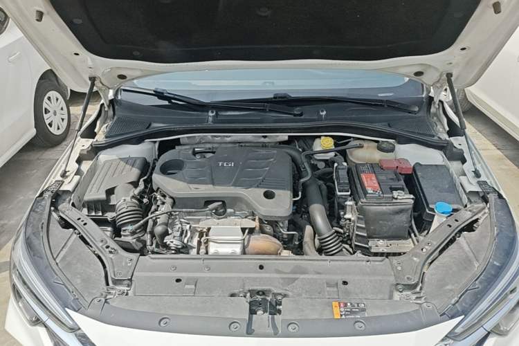 Used Roewe i6 MAX 2020 300TGI Automatic Supreme Edition with Cool Sunroof and Advanced Driving Features Engine Bay