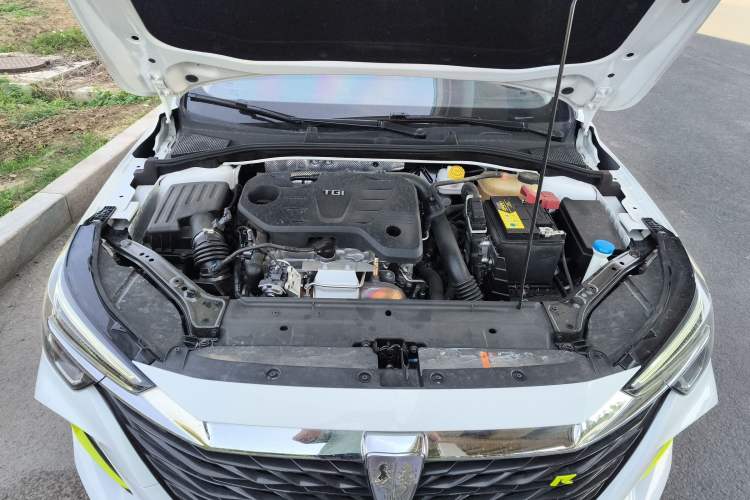 Used Roewe i6 MAX 2020 300TGI Automatic Sporty Cool Edition Engine Bay