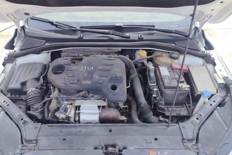 Used Roewe i6 MAX 2020 300TGI Automatic Sporty Cool Edition Engine Bay