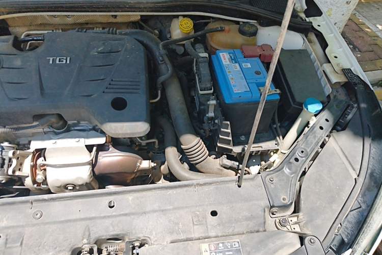 Used Roewe i6 MAX 2020 300TGI Automatic Sporty Cool Edition Engine Bay Left