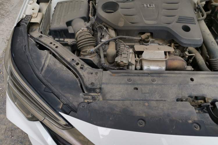 Used Roewe i6 MAX 2020 300TGI Automatic Cool & Stylish Skyroof Edition Engine Bay Right