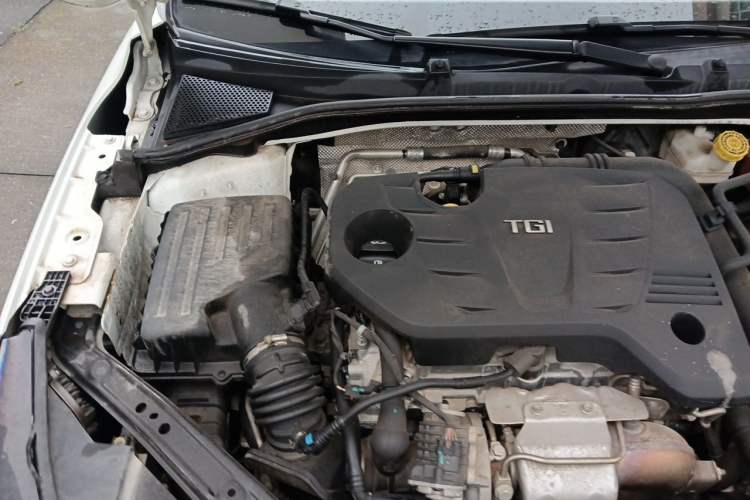 Used Roewe i6 MAX 2020 300TGI Automatic Sporty Cool Edition Engine Bay Right