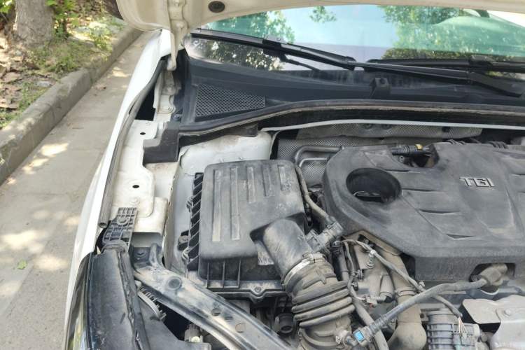 Used Roewe i6 MAX 2020 300TGI Automatic Sporty Cool Edition Engine Bay Right