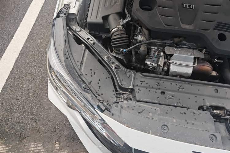 Used Roewe i6 MAX 2020 300TGI Automatic "Swell Cool Smart Drive" Edition Engine Bay Right