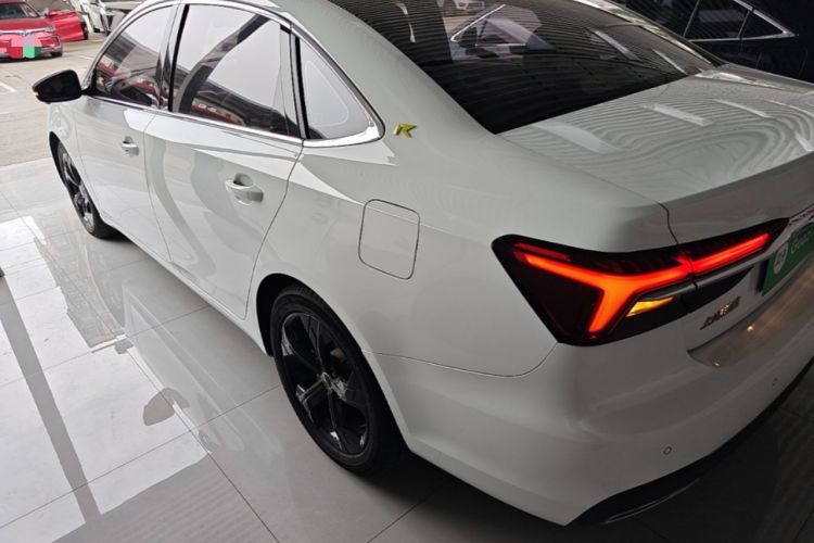 Used Roewe i6 MAX 2020 300TGI Automatic Supreme Edition with Cool Sunroof and Advanced Driving Features Exterior 2