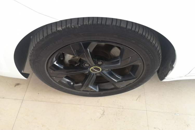Used Roewe i6 MAX 2020 300TGI Automatic "Swell Cool Smart Drive" Edition Exterior 4