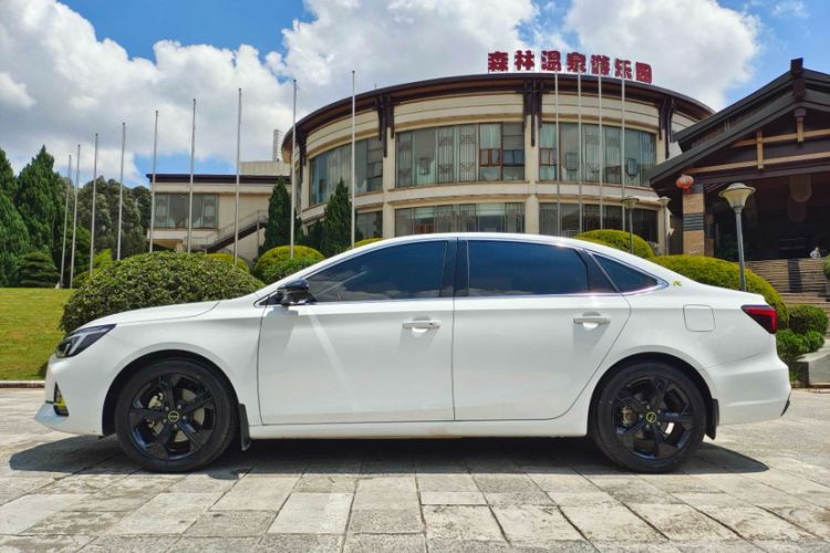 Used Roewe i6 MAX 2020 300TGI Automatic "Swell Cool Smart Drive" Edition Exterior 4