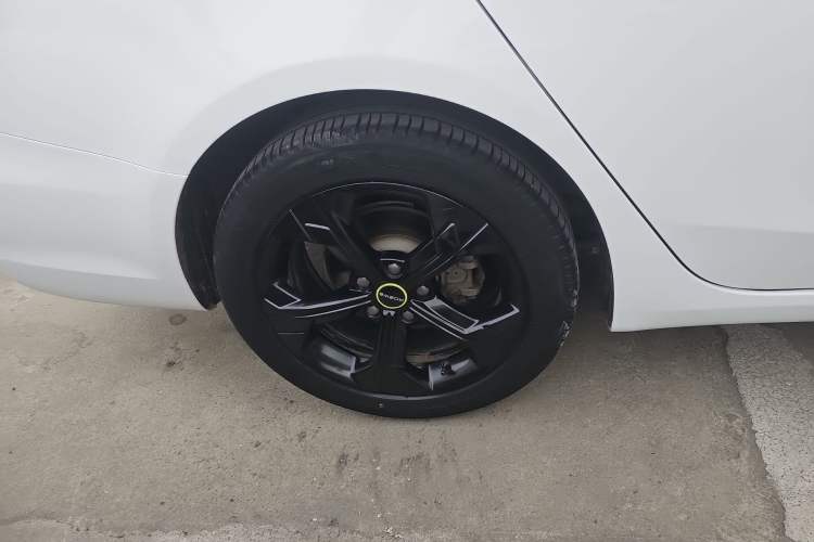 Used Roewe i6 MAX 2020 300TGI Automatic "Swell Cool Smart Drive" Edition Exterior 5