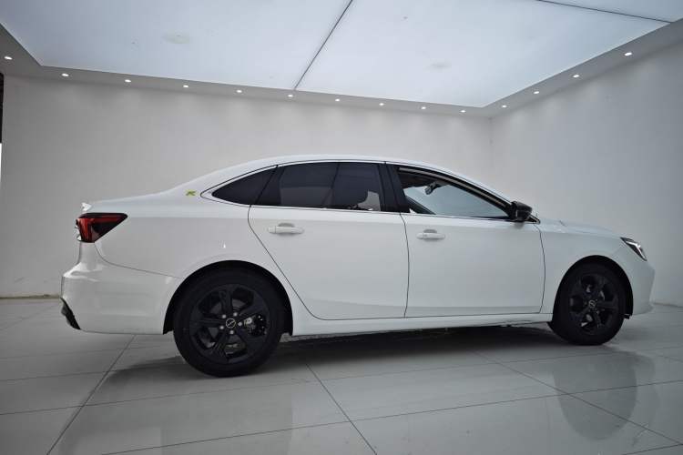 Used Roewe i6 MAX 2020 300TGI Automatic Cool & Stylish Skyroof Edition Exterior 9