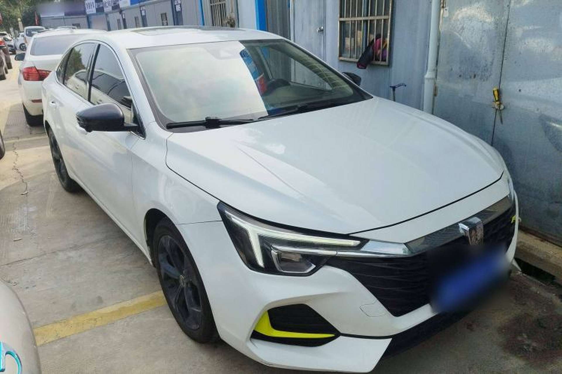 Used Roewe i6 MAX 2020 300TGI Automatic "Swell Cool Smart Drive" Edition Front Right 45 Deg