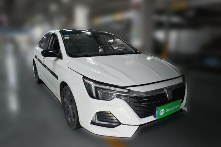 Used Roewe i6 MAX 2020 300TGI Automatic Supreme Edition with Cool Sunroof and Advanced Driving Features Front Right 45 Deg