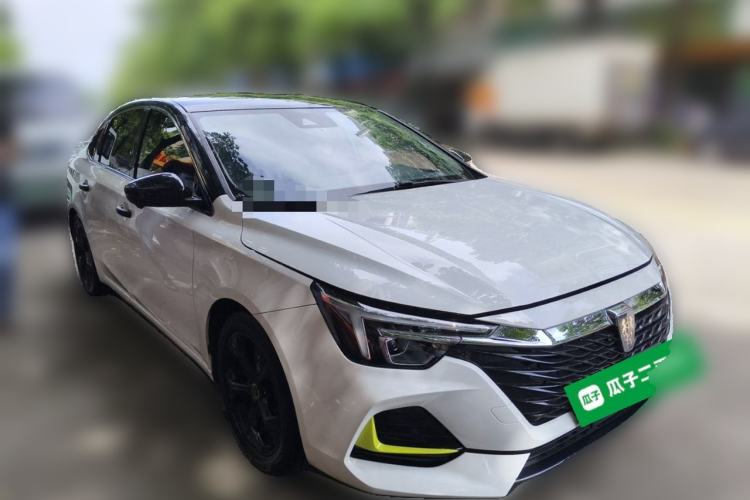 Used Roewe i6 MAX 2020 300TGI Automatic Supreme Edition with Cool Sunroof and Advanced Driving Features Front Right 45 Deg