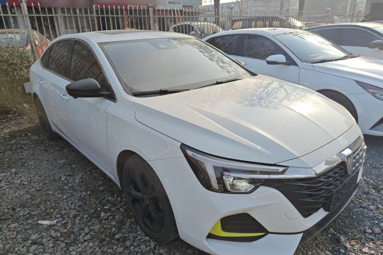 Used Roewe i6 MAX 2020 300TGI Automatic "Swell Cool Smart Drive" Edition Front Right 45 Deg