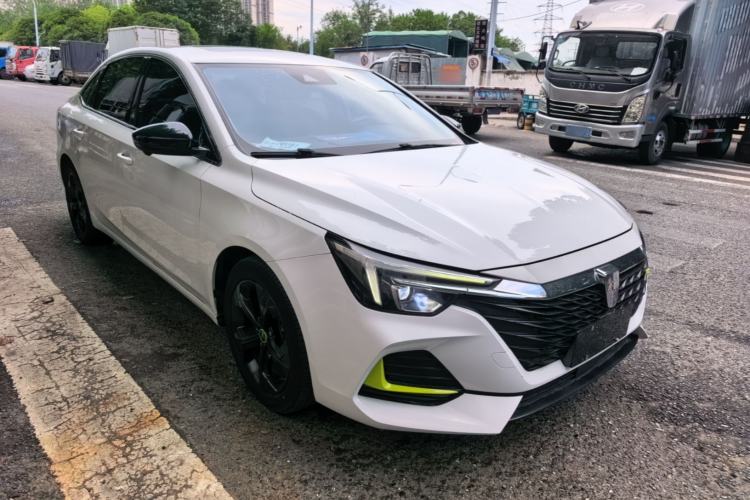 Used Roewe i6 MAX 2020 300TGI Automatic "Swell Cool Smart Drive" Edition Front Right 45 Deg