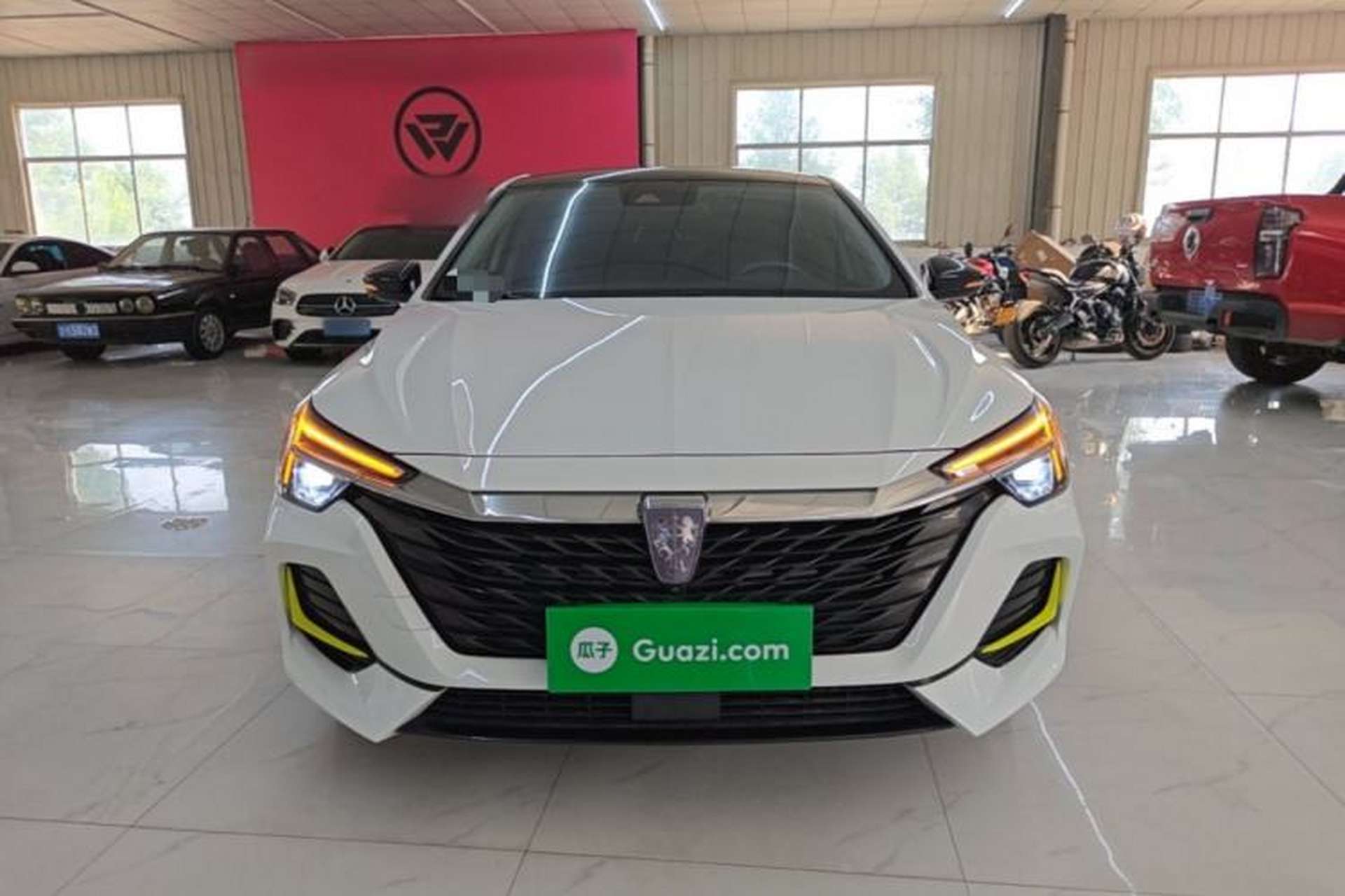 Used Roewe i6 MAX 2020 300TGI Automatic Supreme Edition with Cool Sunroof and Advanced Driving Features Front