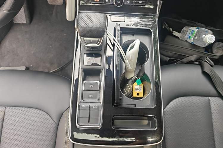 Used Roewe i6 MAX 2020 300TGI Automatic Sporty Cool Edition Gear Lever