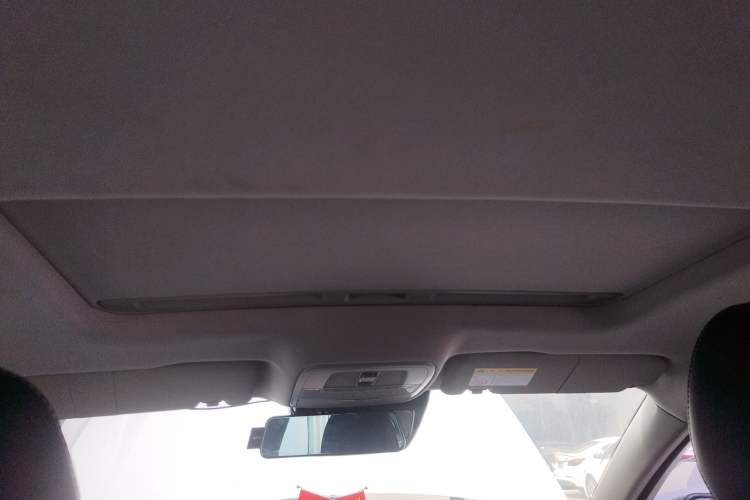 Used Roewe i6 MAX 2020 300TGI Automatic "Swell Cool Smart Drive" Edition Headliner