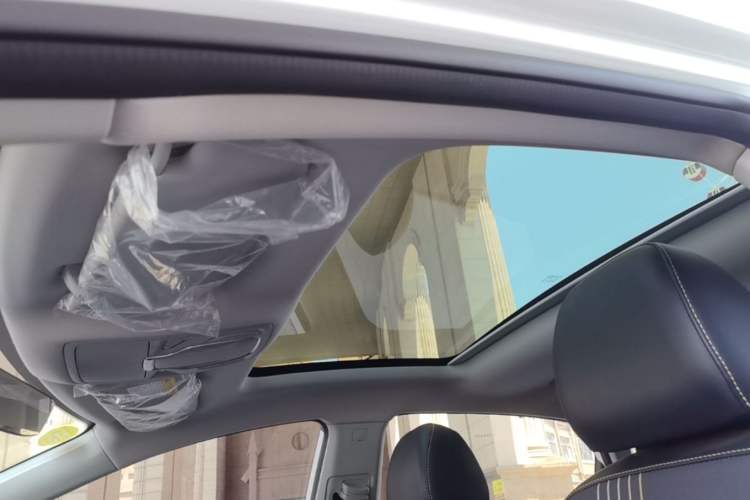 Used Roewe i6 MAX 2020 300TGI Automatic Cool & Stylish Skyroof Edition Headliner