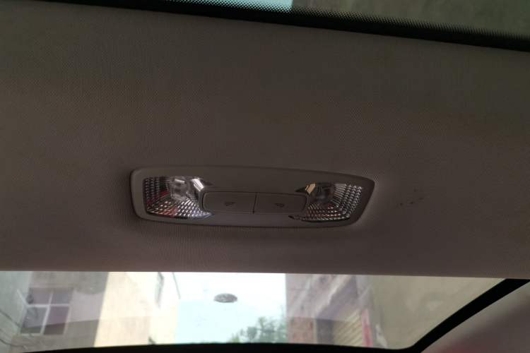 Used Roewe i6 MAX 2020 300TGI Automatic Cool & Stylish Skyroof Edition Headliner