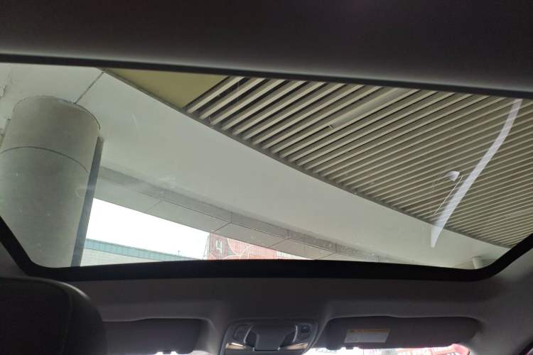 Used Roewe i6 MAX 2020 300TGI Automatic Cool & Stylish Skyroof Edition Headliner