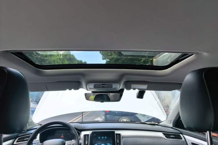 Used Roewe i6 MAX 2020 300TGI Automatic "Swell Cool Smart Drive" Edition Headliner