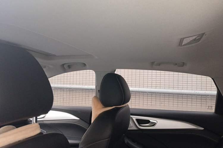 Used Roewe i6 MAX 2020 300TGI Automatic Sporty Cool Edition Headliner