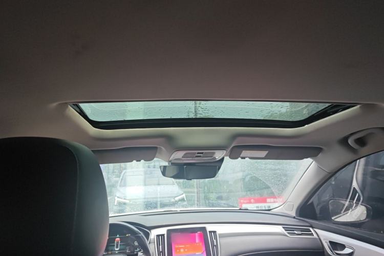 Used Roewe i6 MAX 2020 300TGI Automatic "Swell Cool Smart Drive" Edition Headliner