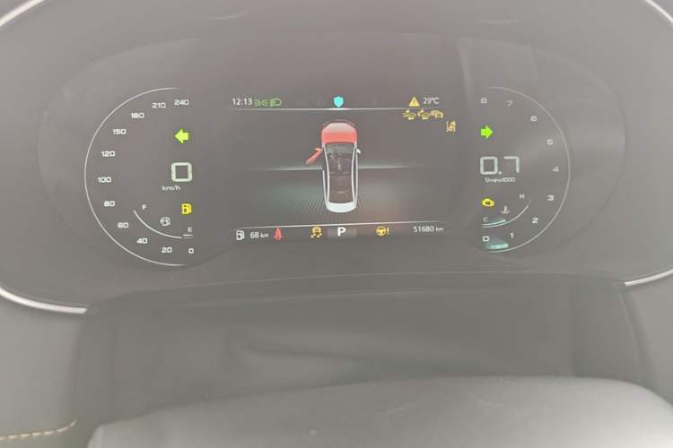 Used Roewe i6 MAX 2020 300TGI Automatic Supreme Edition with Cool Sunroof and Advanced Driving Features Instrument Cluster
