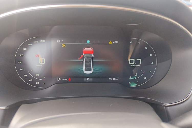 Used Roewe i6 MAX 2020 300TGI Automatic Supreme Edition with Cool Sunroof and Advanced Driving Features Instrument Cluster