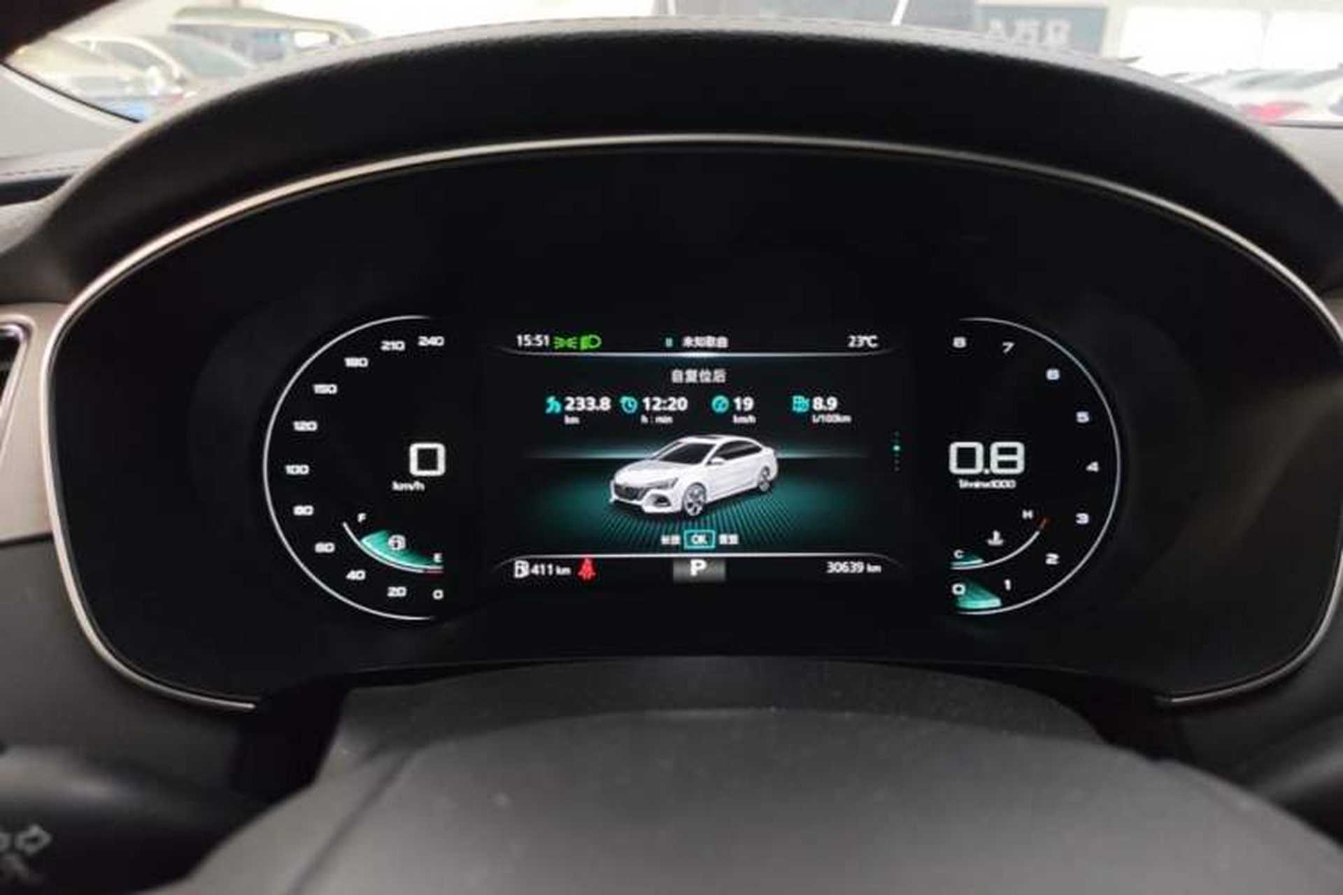 Used Roewe i6 MAX 2020 300TGI Automatic Supreme Edition with Cool Sunroof and Advanced Driving Features Instrument Cluster