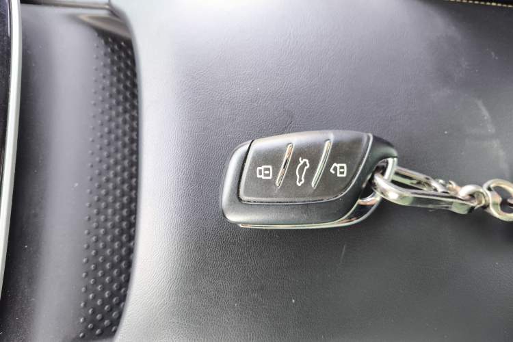 Used Roewe i6 MAX 2020 300TGI Automatic Sporty Cool Edition Interior 1
