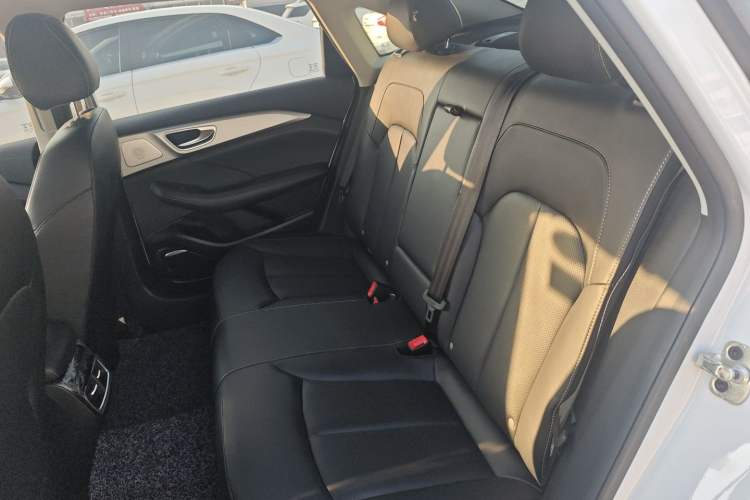 Used Roewe i6 MAX 2020 300TGI Automatic Sporty Cool Edition Interior 1