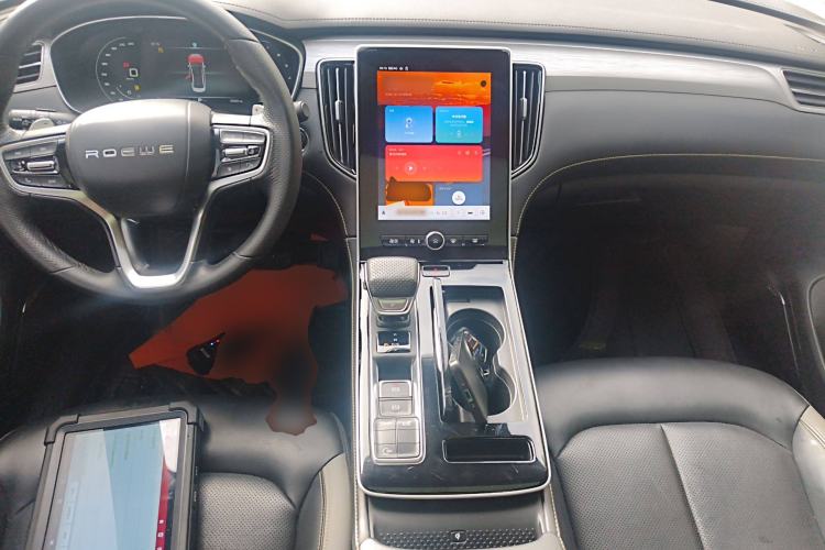 Used Roewe i6 MAX 2020 300TGI Automatic Supreme Edition with Cool Sunroof and Advanced Driving Features Interior 2