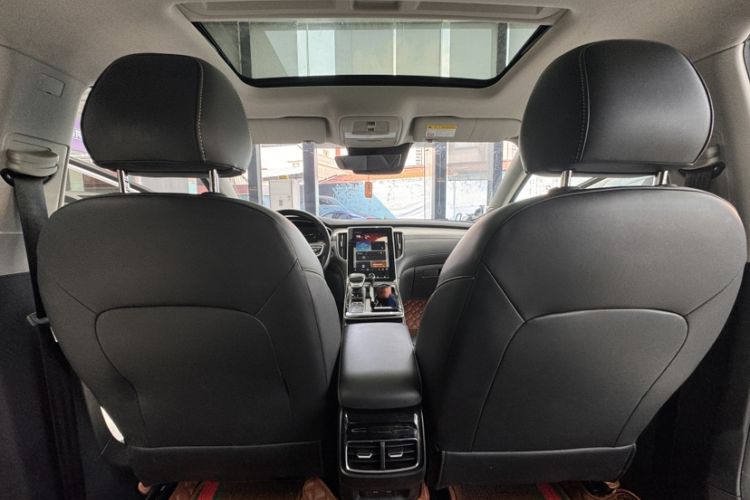 Used Roewe i6 MAX 2020 300TGI Automatic "Swell Cool Smart Drive" Edition Interior 4