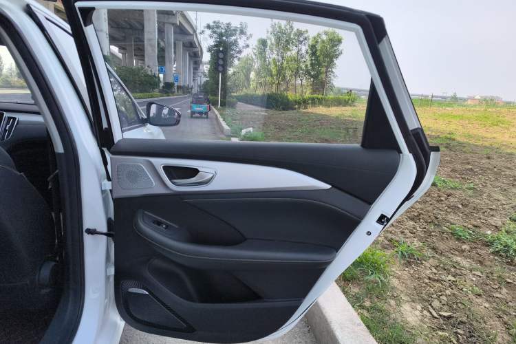 Used Roewe i6 MAX 2020 300TGI Automatic Sporty Cool Edition Interior 6