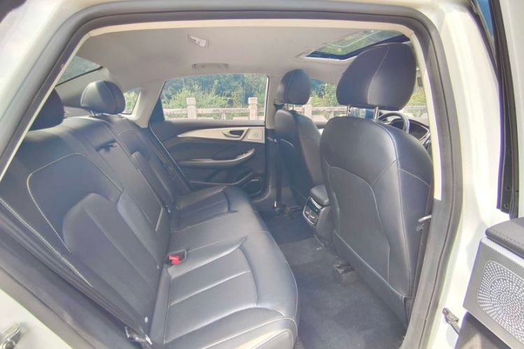 Used Roewe i6 MAX 2020 300TGI Automatic "Swell Cool Smart Drive" Edition Interior 8