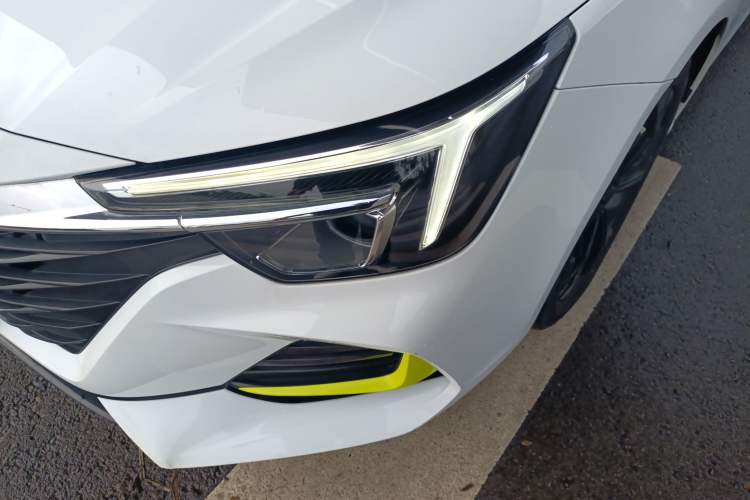 Used Roewe i6 MAX 2020 300TGI Automatic Sporty Cool Edition Left Front Headlight