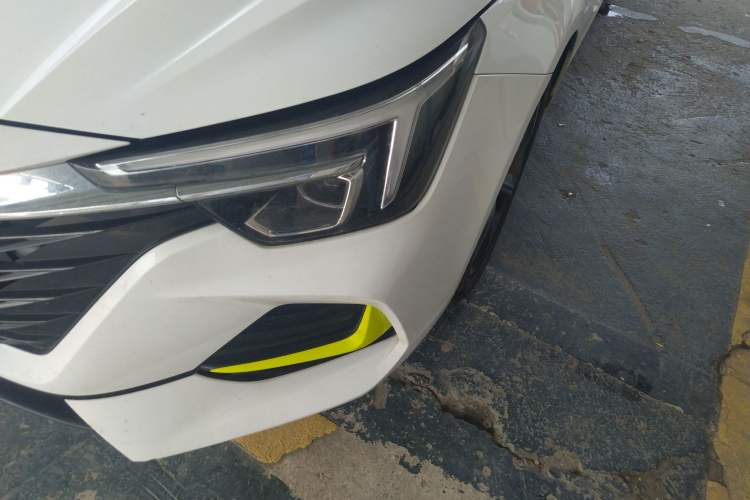 Used Roewe i6 MAX 2020 300TGI Automatic "Swell Cool Smart Drive" Edition Left Front Headlight